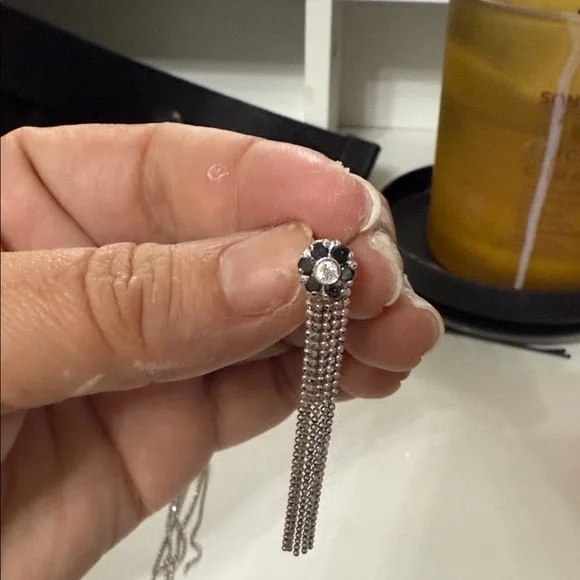 Chic Silver Chain Drop Earrings - Picture 2 of 3